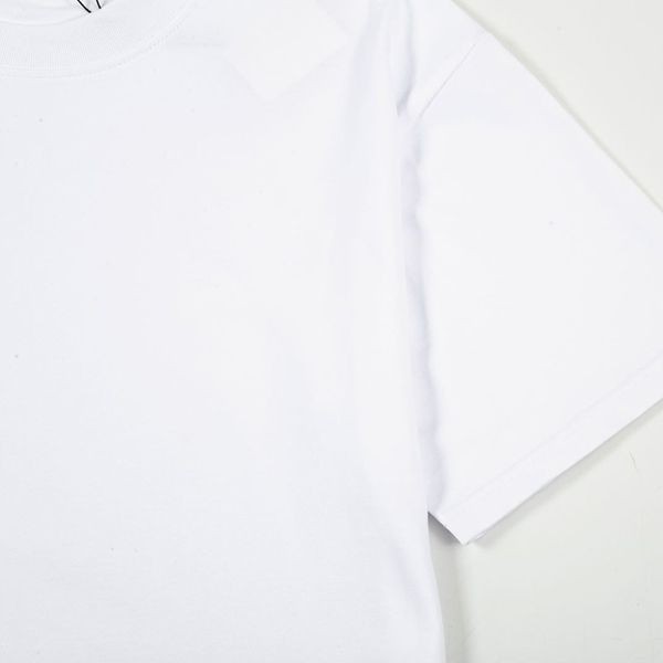 入手困難 ロエベ スーパーコピー ピラミッドアイ半袖Tシャツ loa74346